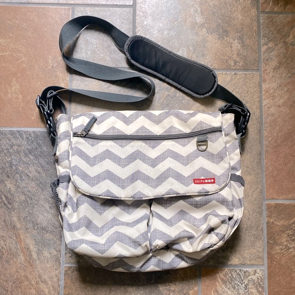 Skip Hop messenger bag diaper bag - Picture 1 of 7